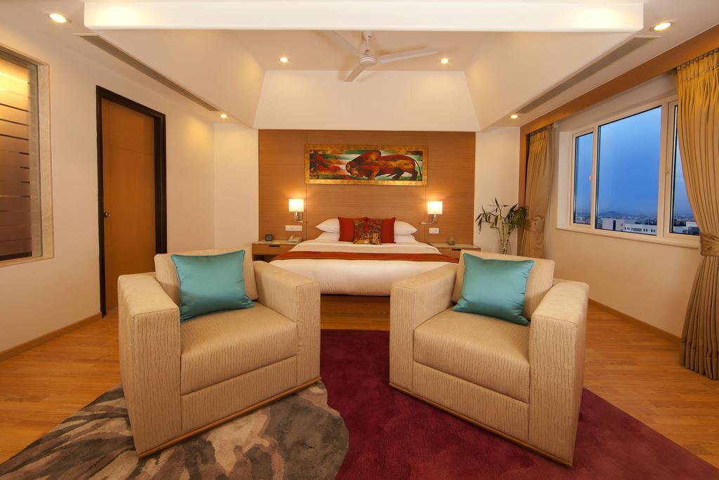 Lemon Tree Hotel, Gachibowli, Hyderabad Exterior foto