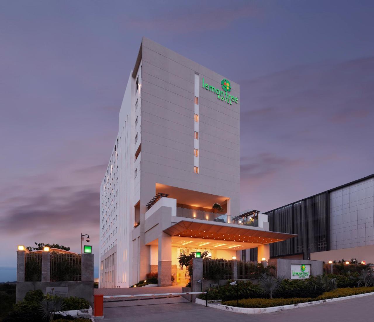 Lemon Tree Hotel, Gachibowli, Hyderabad Exterior foto