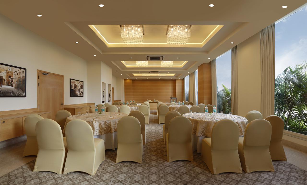 Lemon Tree Hotel, Gachibowli, Hyderabad Exterior foto